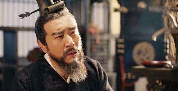 劝张绣|他一出场,我就知道他必胜,在我心中他的智谋比孔明还灵验