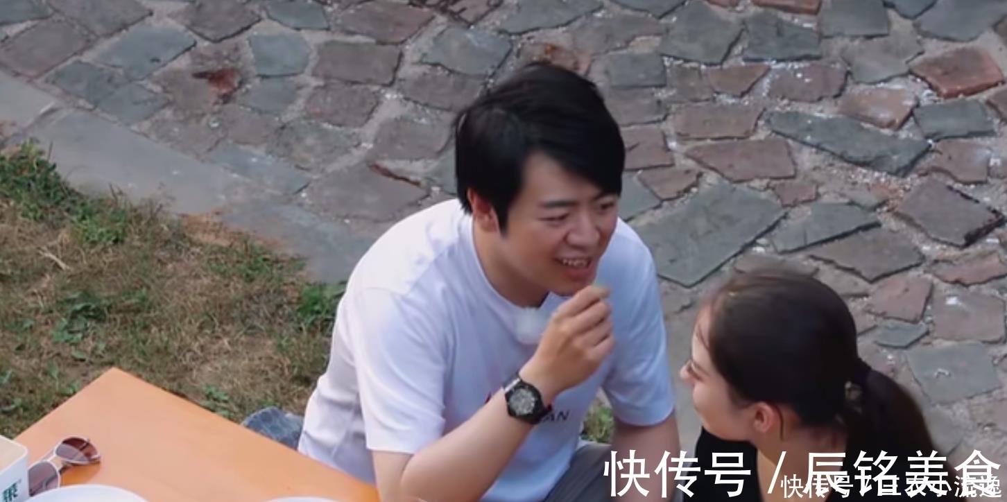 素质|郎朗去陈意涵家做客狂吃毛豆,有谁注意到他把壳扔哪?素质是装不出的