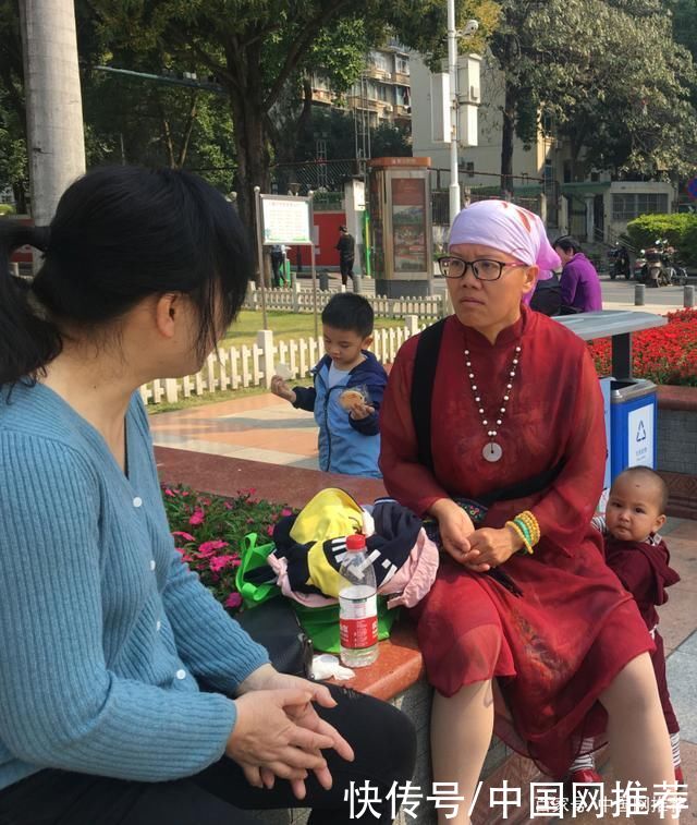 南宁一母亲在家带孩子自学，没上过幼儿园小学，9岁会两门外语