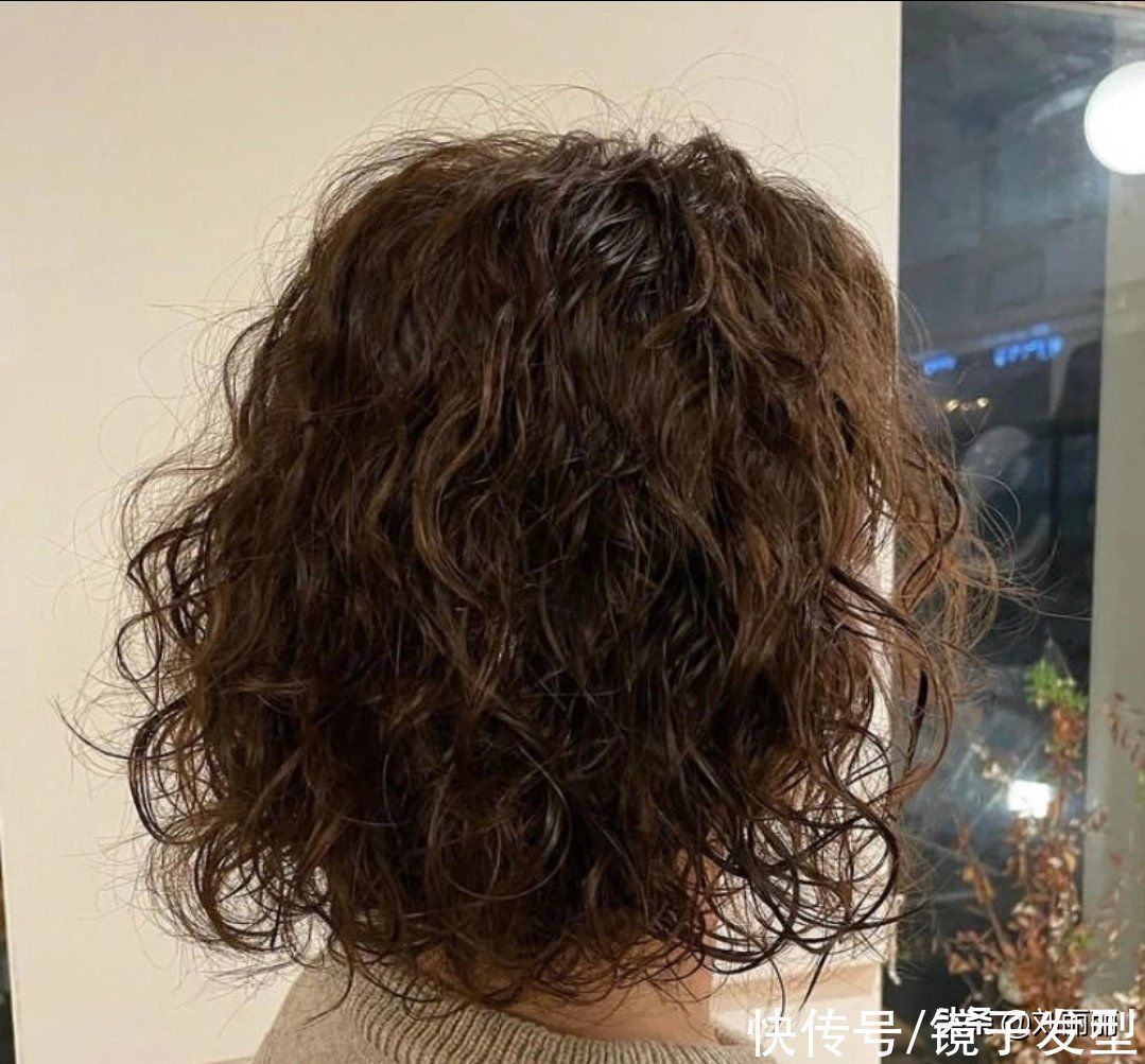 时尚|春节发型无论怎么剪，也要试试这10几款，修颜蓬松显气质