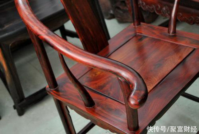 行业|从“一木难求”价比黄金,到6成厂商没钱赚?红木家具还有人买吗