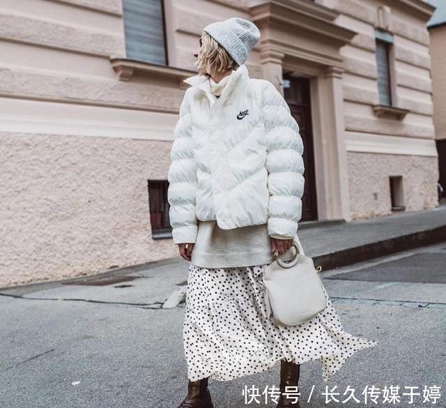 冬天|半身裙+羽绒服,冬天这样穿,好看显瘦与保暖都可兼得