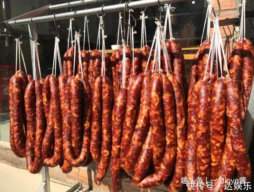 吃不完的香肠,别直接放冰箱,教你2招,保存半年不变质还香味浓