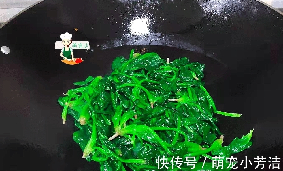 菠菜|春天,这菜特“水灵”记得多吃,1元炒一盘,清肠刮油减脂,一身轻松
