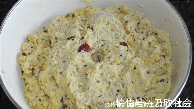 小姐姐|减肥也能吃主食!用5种食材做杂粮包,比白面馒头香,越吃越瘦!