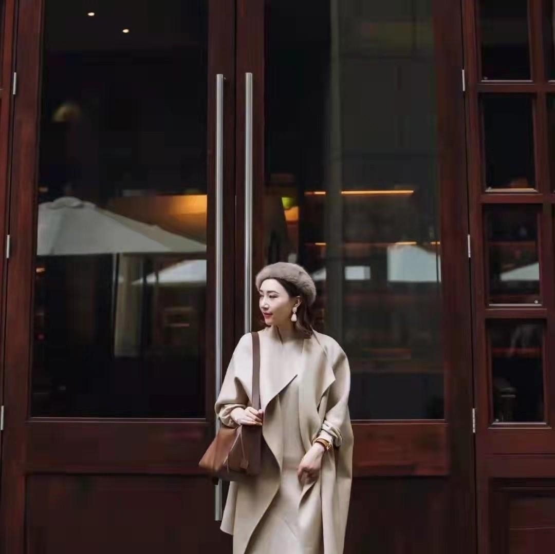 女人 真正有气质的女人,冬天穿大衣都爱这3款,时髦百搭又高级