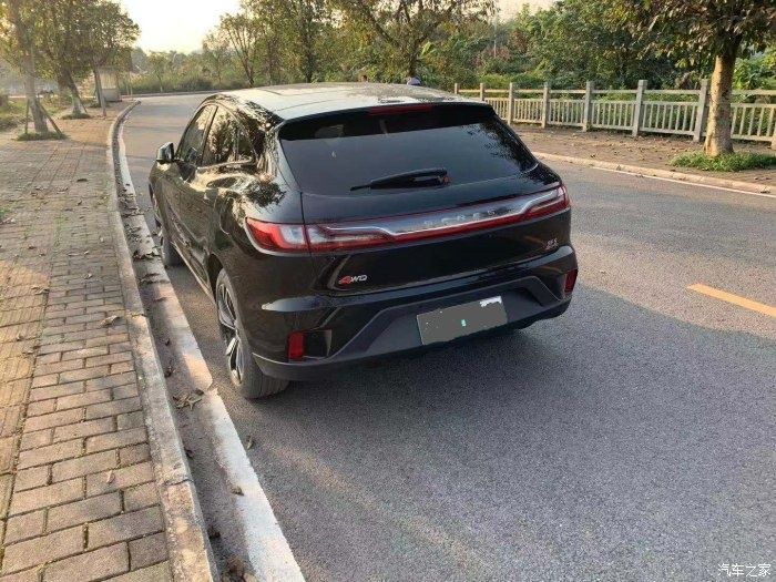 国产车|享受放荡不羁的赛力斯SF5，黑赛所向披靡！