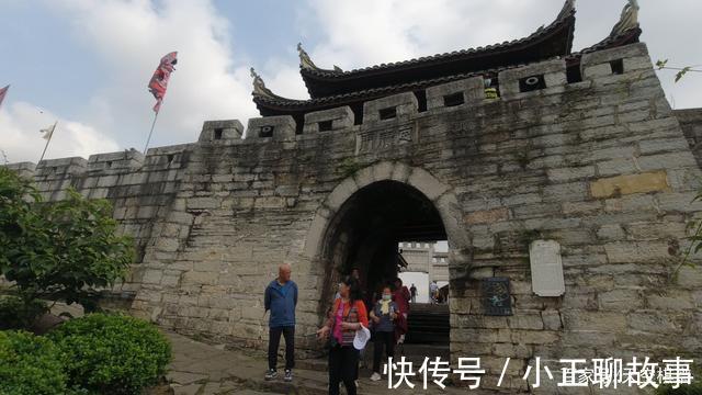 城墙|明朝屯兵而建的青岩古镇，贵阳南大门的古代要塞，登上城墙看风景