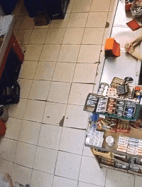 |搞笑GIF段子:大爷还是你大爷,大娘还有3秒到位!