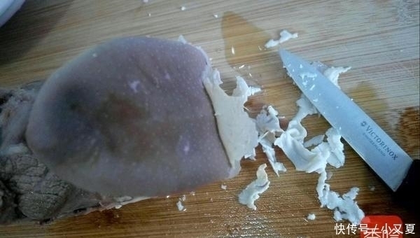 猪身上一个部位,无筋无骨不塞牙,比排骨受欢迎,上桌立马被抢光