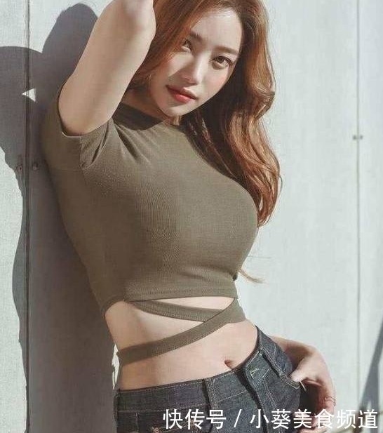 设计|女神穿搭:身材超棒的牛仔裤小姐姐,优雅显瘦有气质