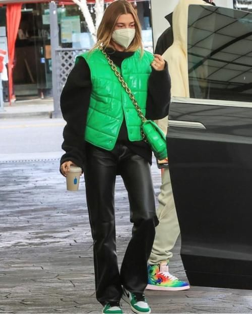 聪明选择早春外套，这些羽绒服款式俏皮又干练，打造精干上班族风范