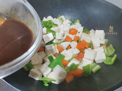 食材|在家做豆腐,牢记别直接下锅,多加1步,豆腐鲜嫩入味,咋做都香