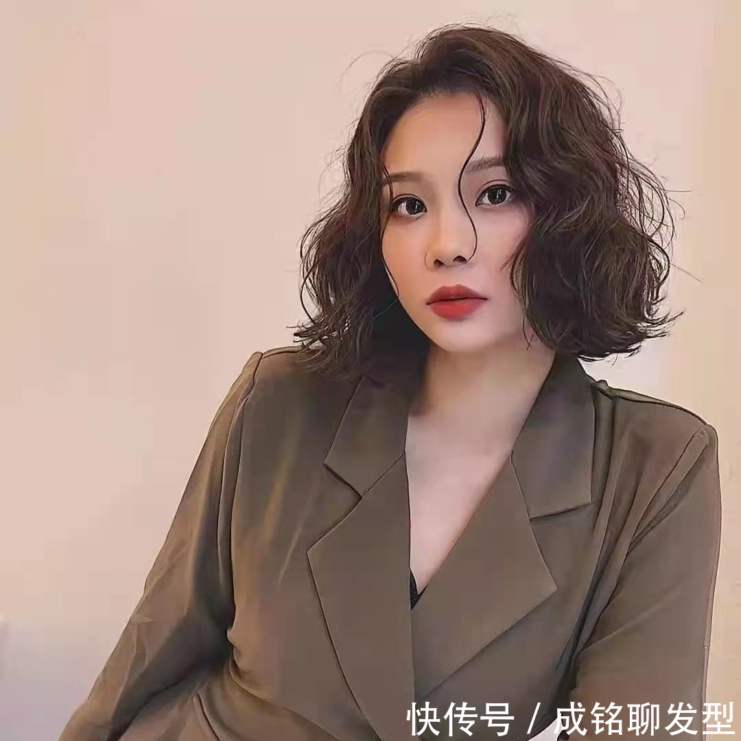 发型 9款适合40到60岁女人的烫发,都是现在流行款式,时尚减龄好打理