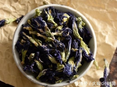 中年|女性常用此物泡水喝,早晚一杯,淡化色斑,防皱纹,谁喝谁健康