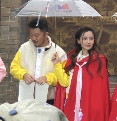 沙溢老师|郑恺当爸后录跑男,被大家起哄难掩喜悦,对老婆四字称呼超甜