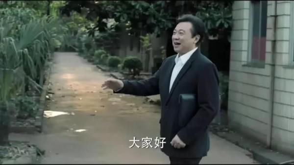 外国男士都爱用的手拿包，为何国人都不爱用？原因在这里