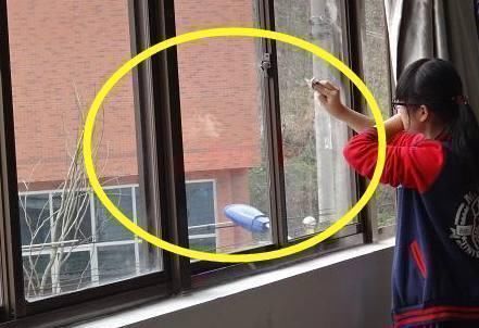 保姆|家里玻璃不要再天天擦了,老保姆教你一招,一年不擦也很干净