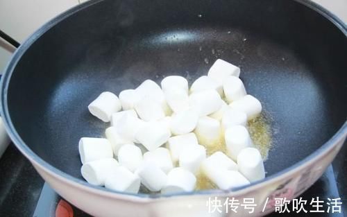 零食|网红零食雪花酥，其实自己在家也能做，甜而不腻，香酥可口