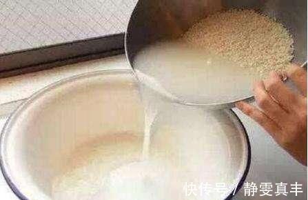 清水|拖地用清水等于白拖,老保姆巧用一个妙招,地板一尘不染