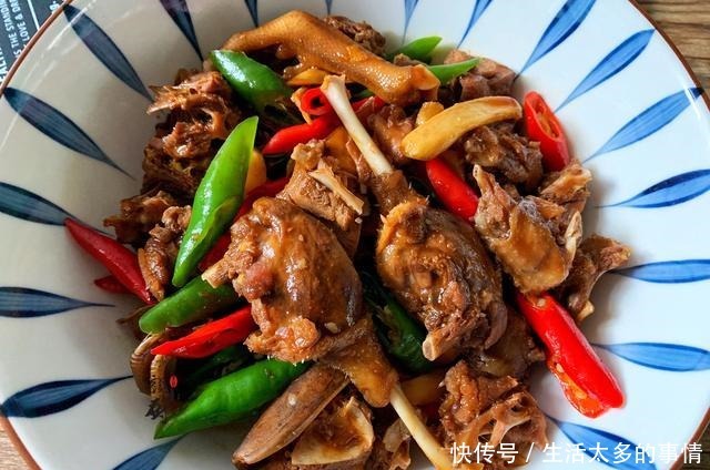 立秋后最爱吃这肉，25块钱一斤，不放一滴水，这样做味道最香