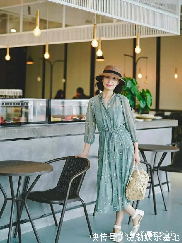 高冷 奔五的女人,少穿T恤牛仔裤,学三木妈妈这样穿,减龄有气质