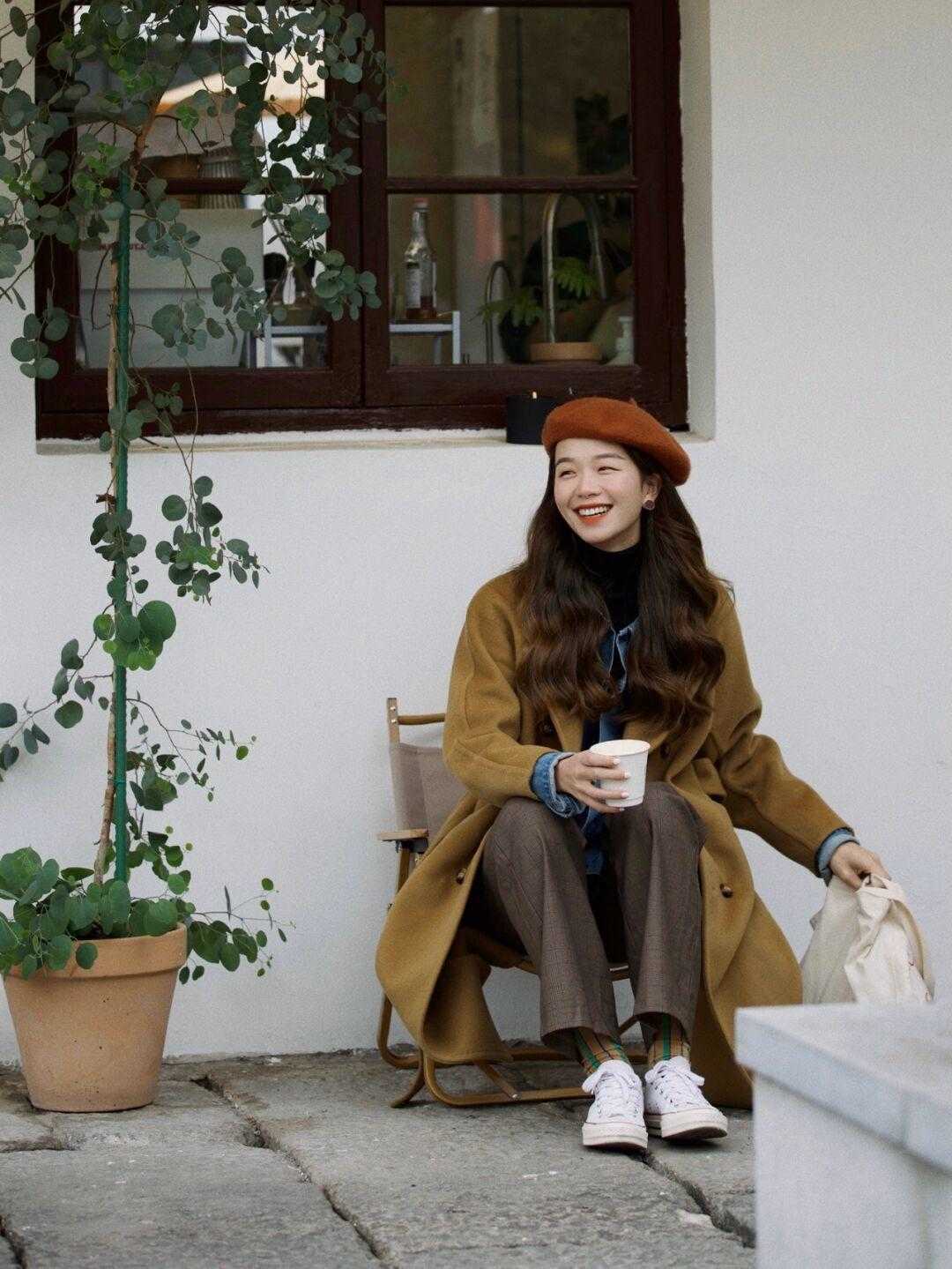 打底裤 别再用大衣搭紧身打底裤了!今年适合与大衣搭配的,是这几条裤子