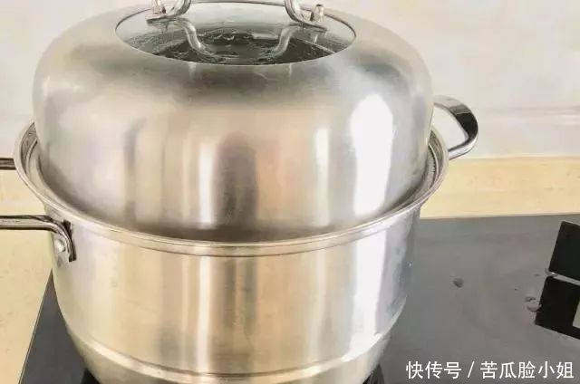 一盒牛奶一碗米，六克酵母四勺糖，在家制作儿时最爱的美食蒸米糕