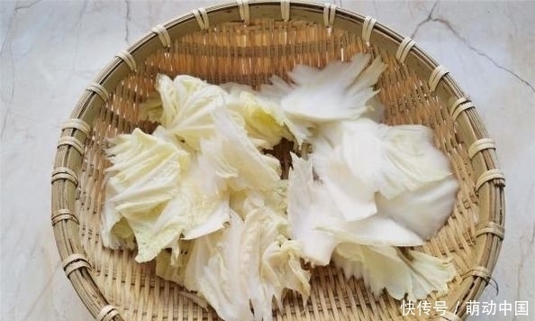 午餐|给老婆用茄子和白菜做的午餐便当,茄子不用过油,味道又香又好吃