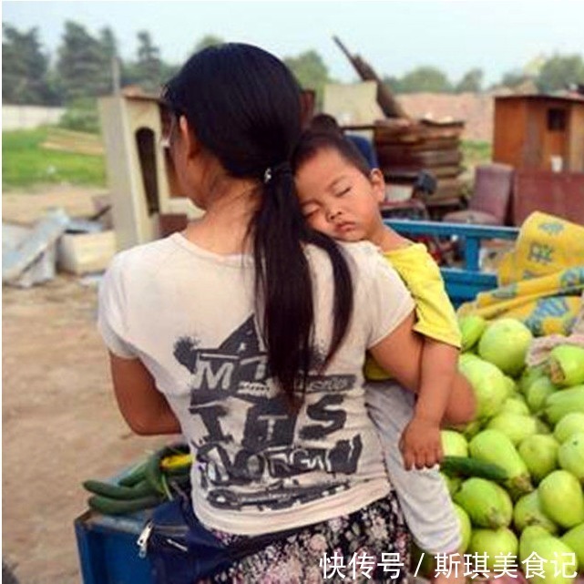 婆婆|宝宝为什么喜欢让父母抱着睡觉,看完3个原因后,请对孩子好点