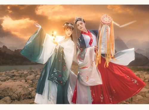  汉服|有一种汉服叫“肩扛大蟒”，看清衣服上花纹后，汉服党都愣了