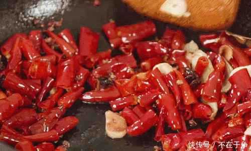 绝配|鸡肉跟它才是绝配!这么做辣到喷火~
