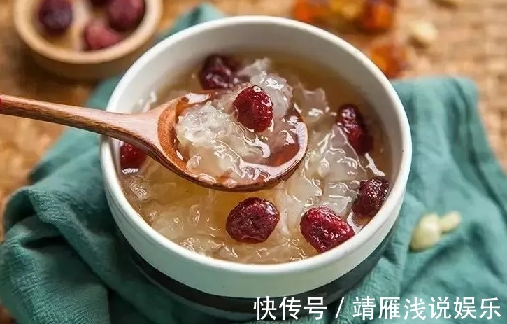 潮湿感|煮银耳，记得下锅前“多做两步”，银耳汤胶质多，黏稠好喝
