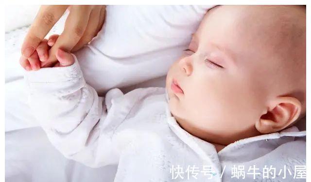 醒来|不怕宝宝夜间醒来哭，就怕孩子夜间醒来对你笑，经历过的宝妈才懂