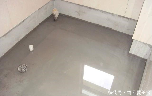 泥瓦工|卫生间铺瓷砖,墙压地还是地压墙?两者有什么区别?哪一种更好?