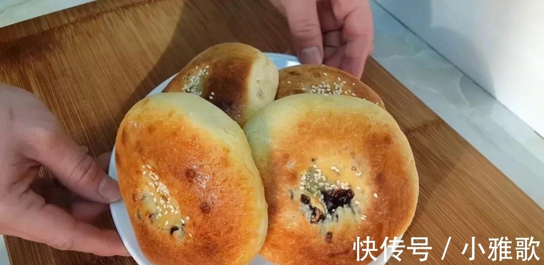 面粉|面粉还能这样做, 不用一滴水, 比面包火烧都好吃, 老婆3个不够吃
