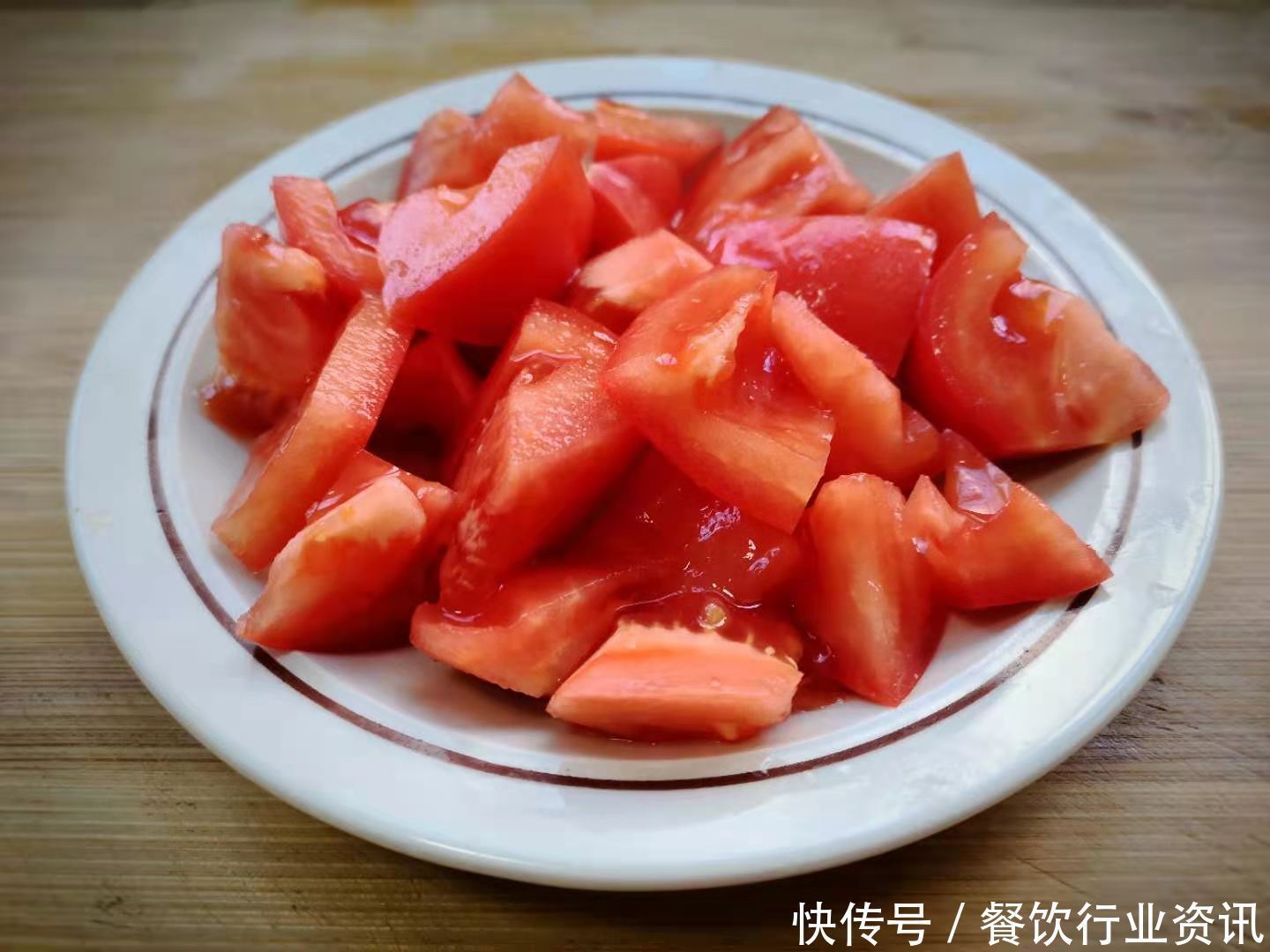 最近特爱这个汤,不放肉也很鲜,十分钟煮好,简单又省事,好喝