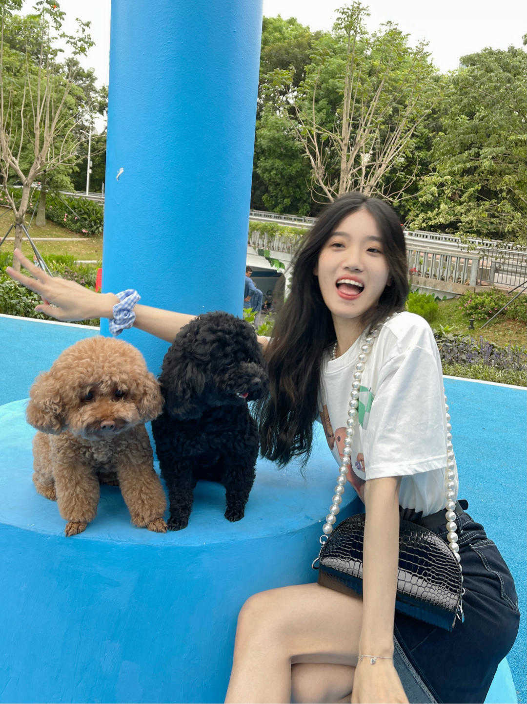 t恤|今年秋天,“牛仔裙”彻底火了,青春靓丽又显气质,时髦百搭