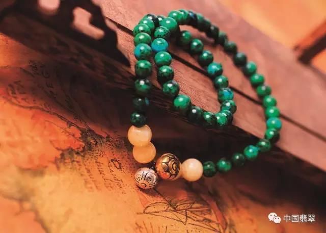  装饰材料|孔雀石：制造工业赋予艺术之美