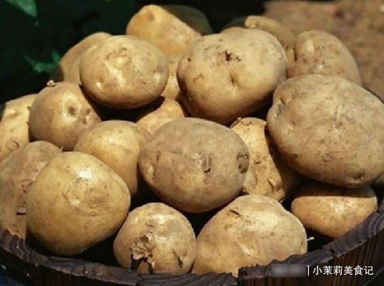 冬天买土豆,记得分清黄皮,白皮和红皮,口感差别大,吃法大不同