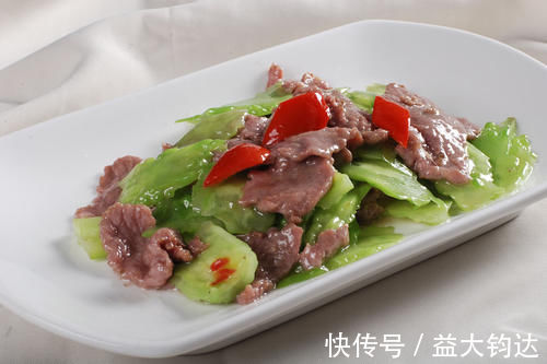 牛肉怎么腌才嫩？大厨教你3个技巧，不放料酒不放鸡蛋，滑嫩可口