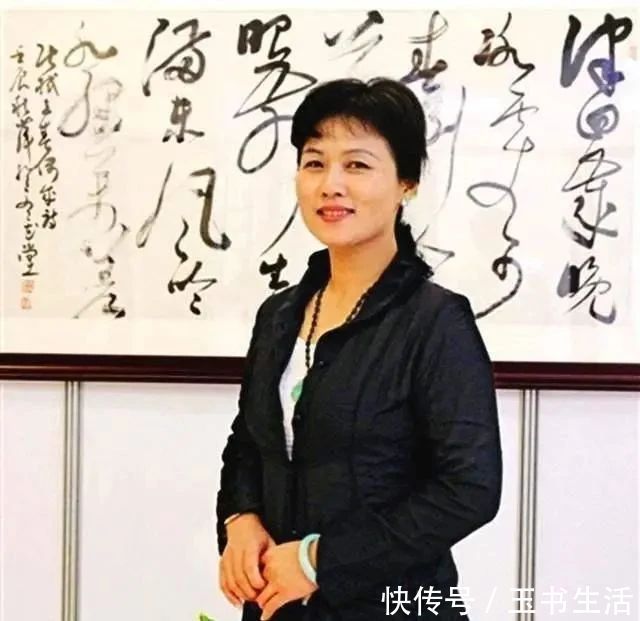 书法$胡秋萍的草书,成为书坛的赢家,一般人写不来