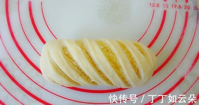 这个早餐孩子最爱吃,简单一搅香酥可口,能量满满上课才更专心!