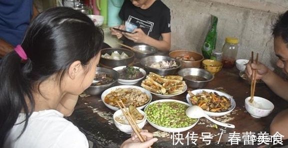 儿女吵着要回农村老家,公婆热情得恨不得杀猪招待,吃到打饱嗝