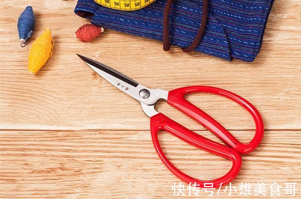剪刀|剪刀不管有多钝,只用一个易拉罐,马上锋利如新,赶紧回家试试