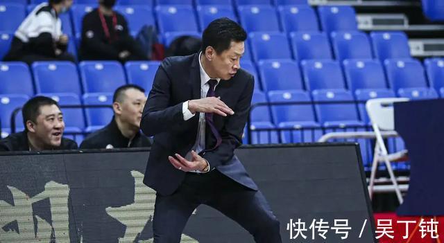 刘晓宇|太意外!易建联被钟鹿纯深夜喊话,李春江回辽宁过年球迷热烈欢迎