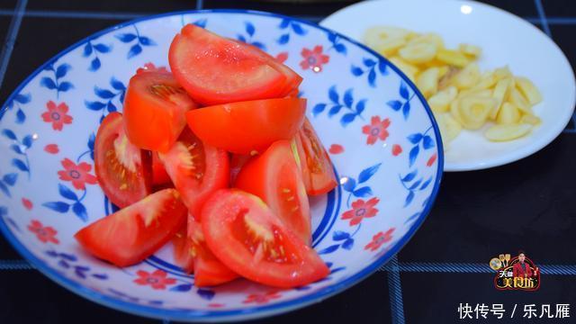 黄花菜真是宝，补气又补脑，简单一做鲜香美味，老人孩子都爱吃