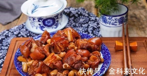 炖猪蹄不要只会焯水,焯水前多做2步,猪蹄软烂入味还不腥