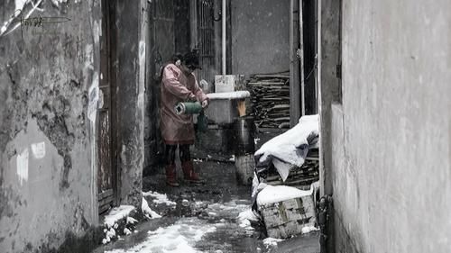 洗尽铅华，在雪中的杭州市区，也有一些这样平凡的角落