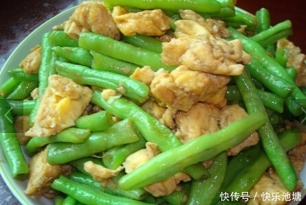 鸡蛋和豆角一起炒，常食此菜，小肚子平了，失